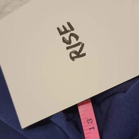 𝅺KATHIE Lee 2 piece navy blue trimmed in white pantsuit size medium - Picture 8 of 10